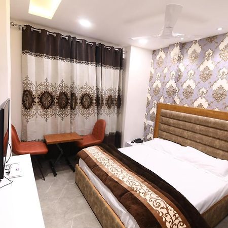 Ovel Hotel Ludhiana Exterior foto