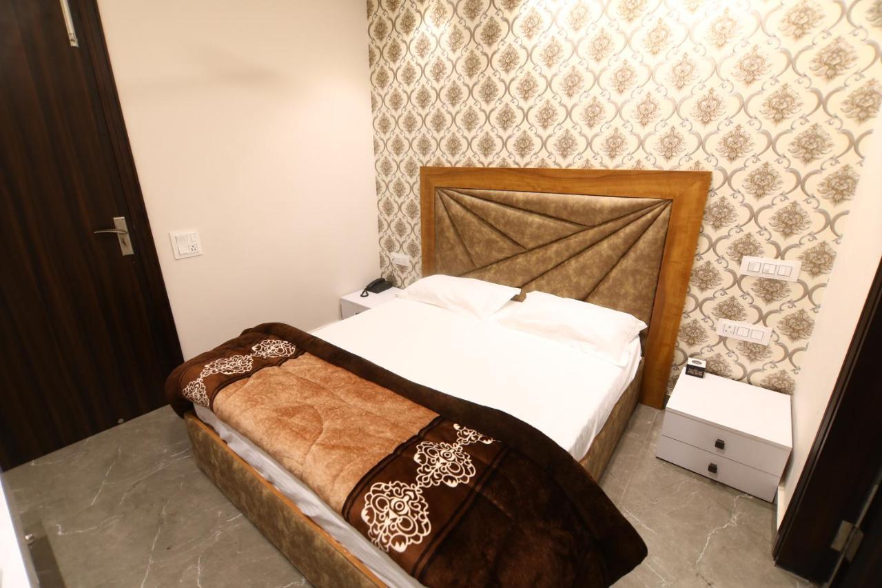 Ovel Hotel Ludhiana Exterior foto